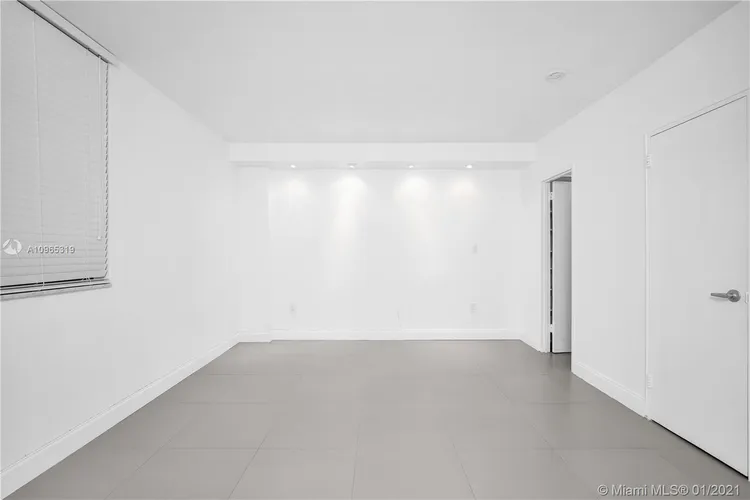 The Plaza of Bal Harbour #422 image #17