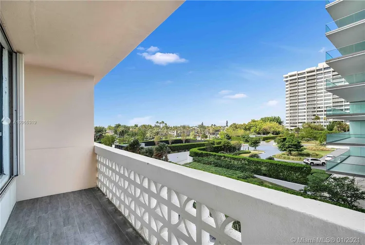 The Plaza of Bal Harbour #422 image #20