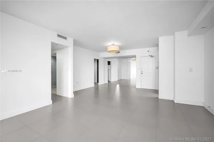 The Plaza of Bal Harbour #422 image #8