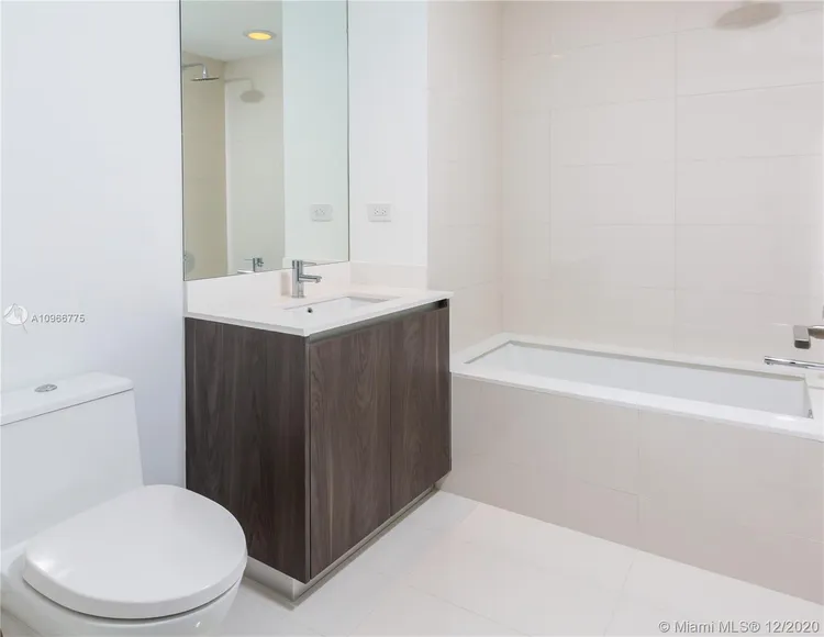 One Paraiso #403 image #13