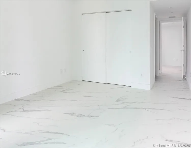 One Paraiso #403 image #15