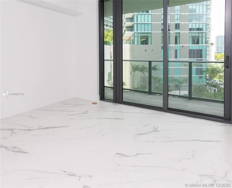 One Paraiso #403 image #17