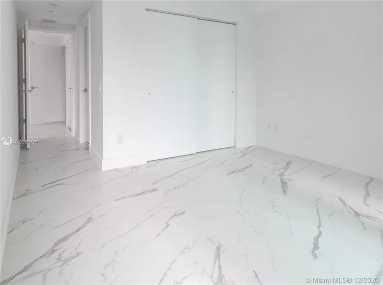 One Paraiso #403 image #18