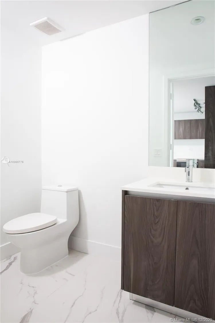 One Paraiso #403 image #19