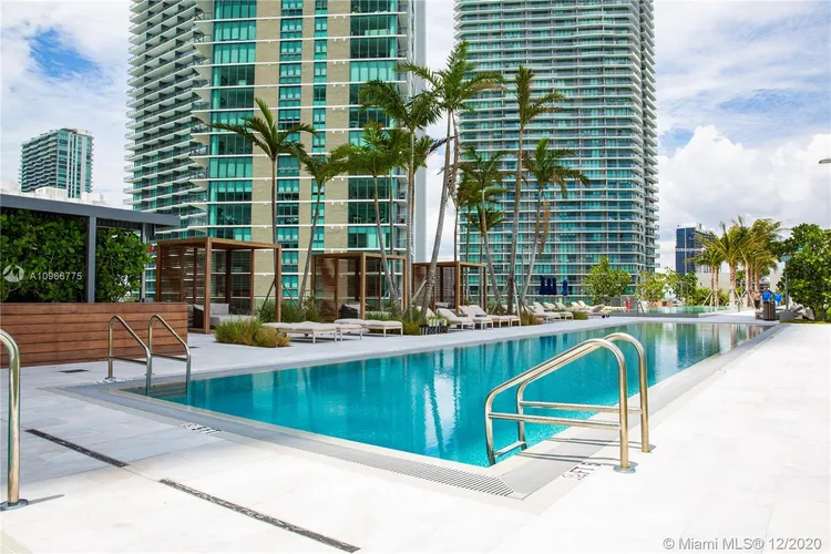 One Paraiso #403 image #28