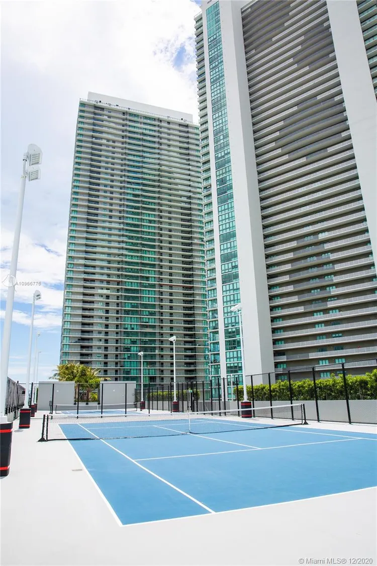 One Paraiso #403 image #32