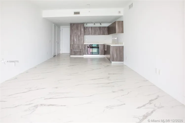 One Paraiso #403 image #6