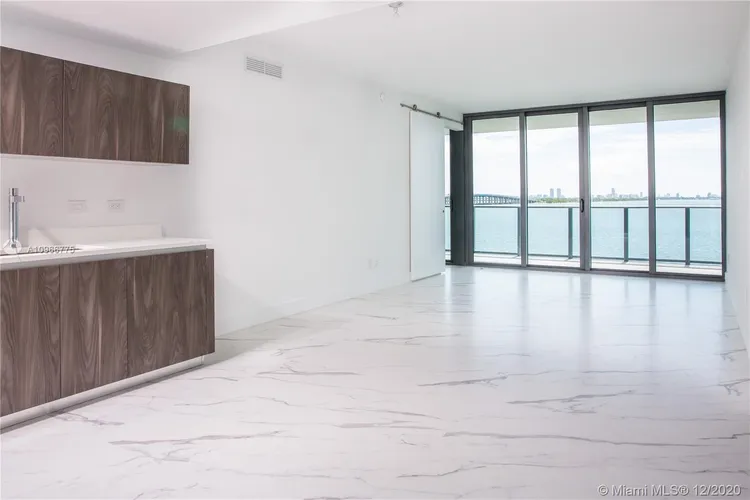 One Paraiso #403 image #7