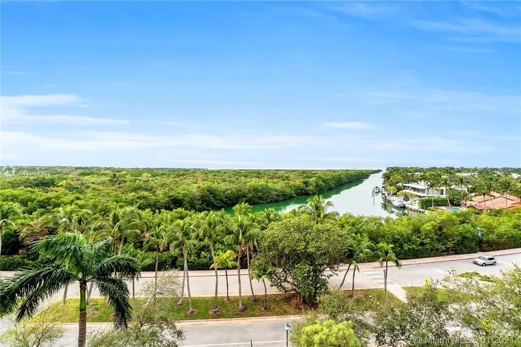 Towers of Key Biscayne #E607 image #12