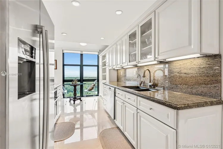 Towers of Key Biscayne #E607 image #15