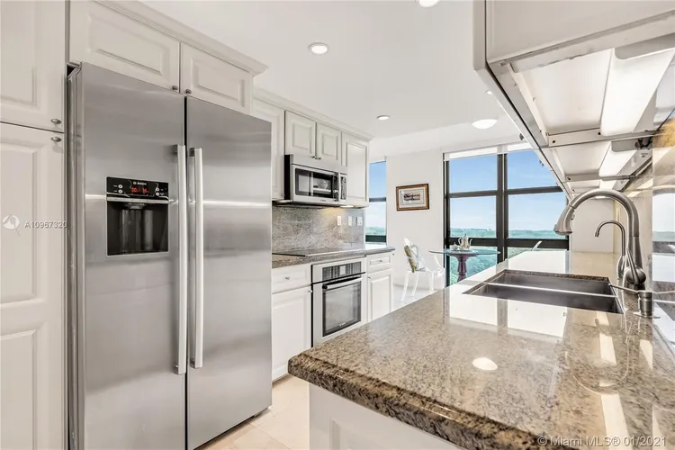 Towers of Key Biscayne #E607 image #18