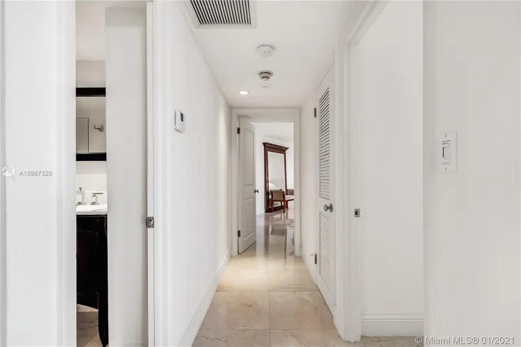 Towers of Key Biscayne #E607 image #21