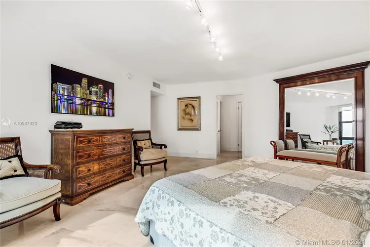 Towers of Key Biscayne #E607 image #24