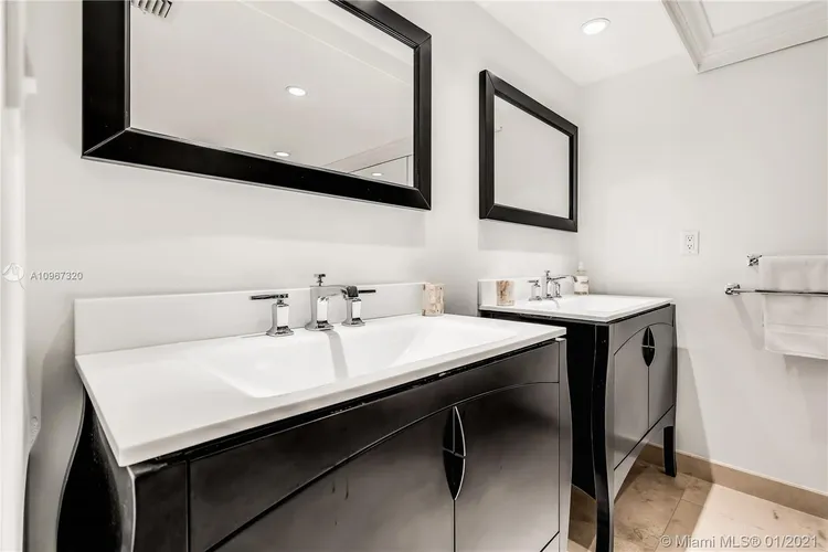 Towers of Key Biscayne #E607 image #32