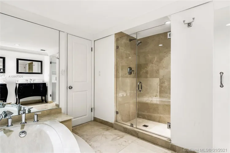 Towers of Key Biscayne #E607 image #33