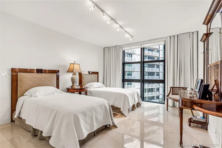 Towers of Key Biscayne #E607 image #35