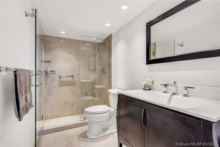 Towers of Key Biscayne #E607 image #37