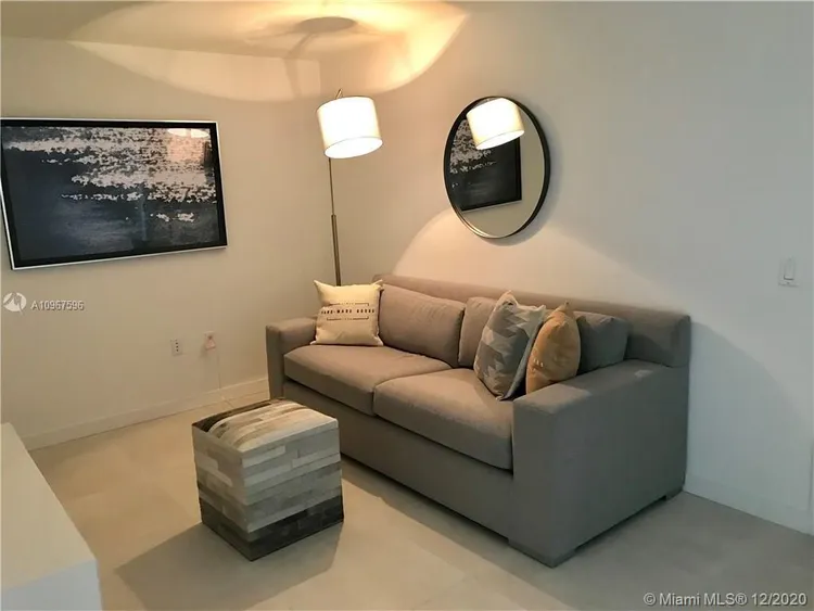 Tiffany House #1003 image #10