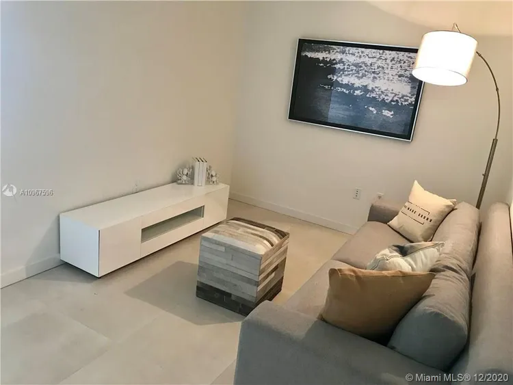 Tiffany House #1003 image #11