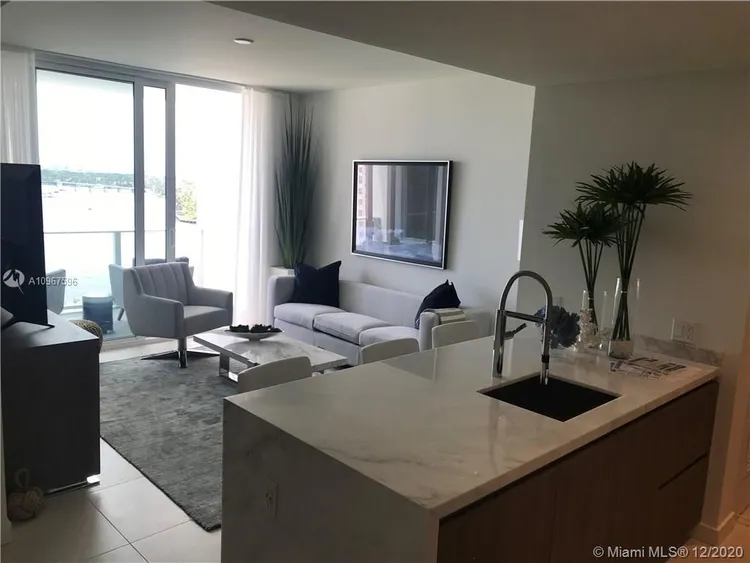 Tiffany House #1003 image #8