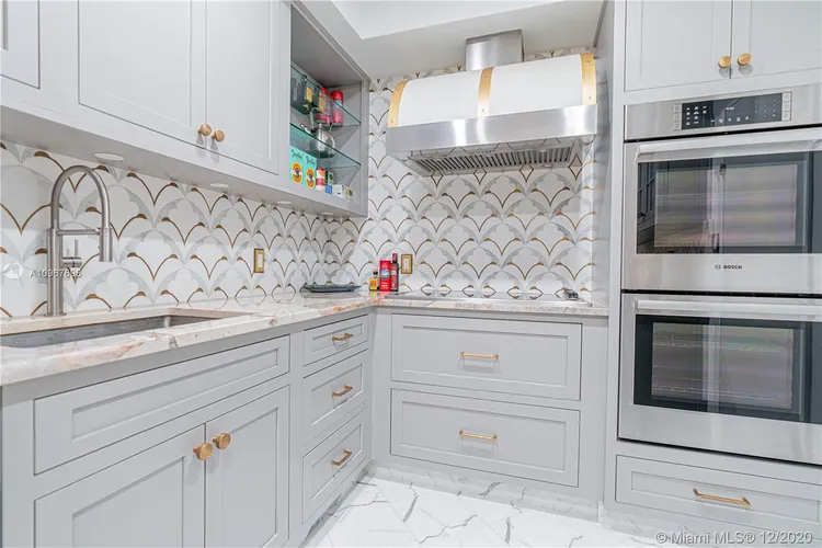 The Plaza of Bal Harbour #607 image #13