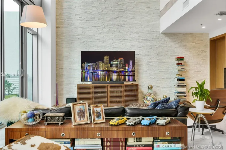 Midtown 4 #L04PH2 image #11