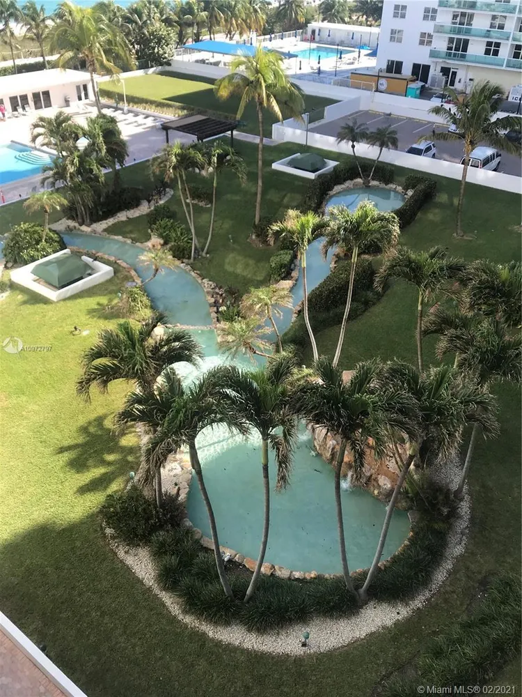 Carriage Club North #617 image #9