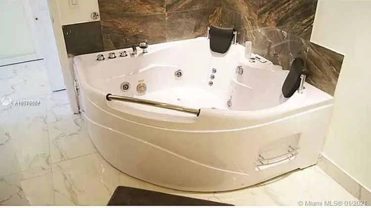 Aquarius Towers #1601N image #8