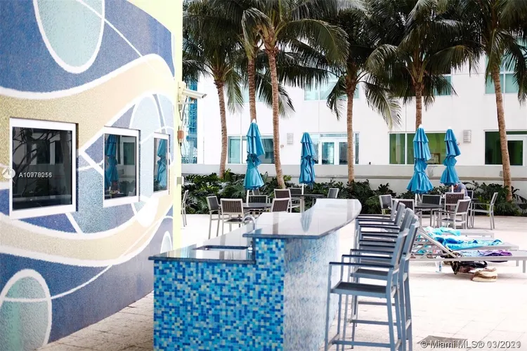 Latitude #702 image #12