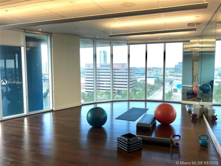 Latitude #702 image #13