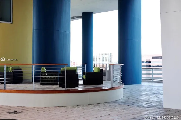 Latitude #702 image #15