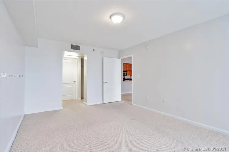 The Club at Brickell #3022 image #9