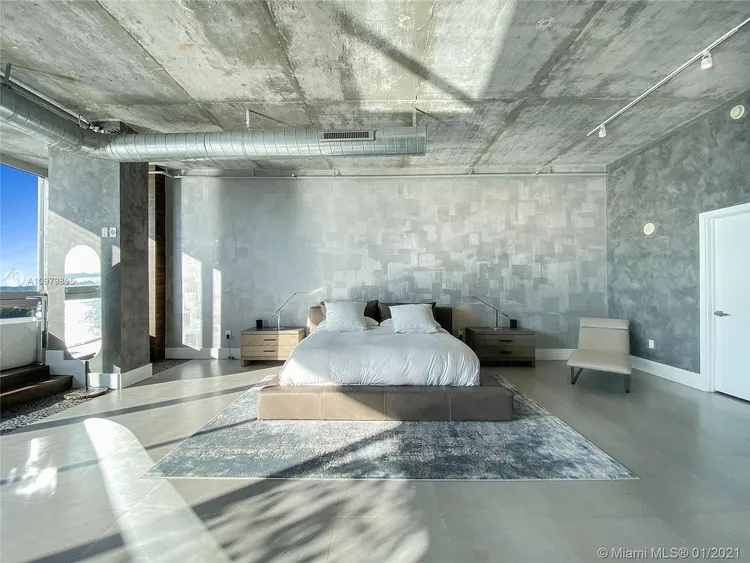 Space 01 Lofts #604 image #16