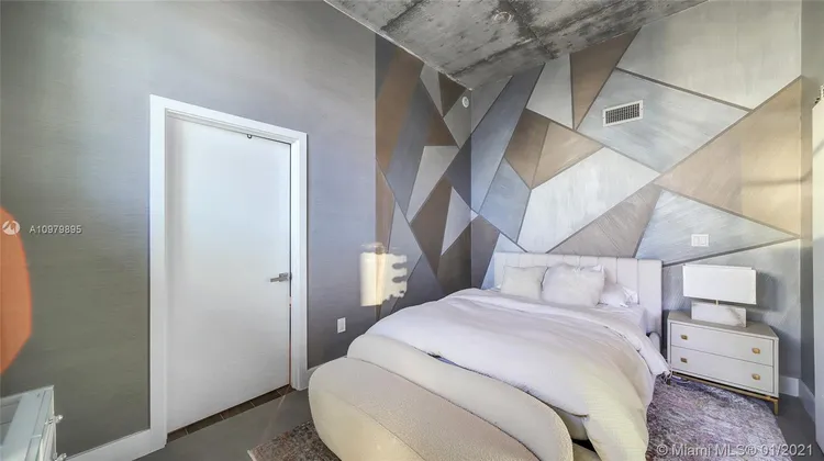 Space 01 Lofts #604 image #21