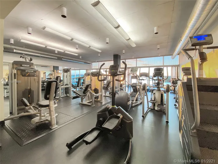 Space 01 Lofts #604 image #25