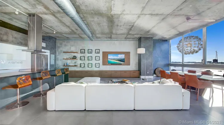 Space 01 Lofts #604 image #6