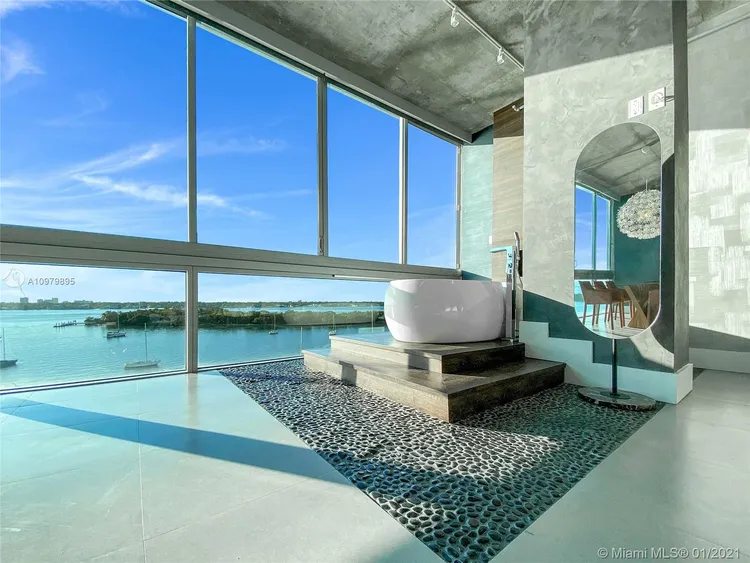 Space 01 Lofts #604 image #9