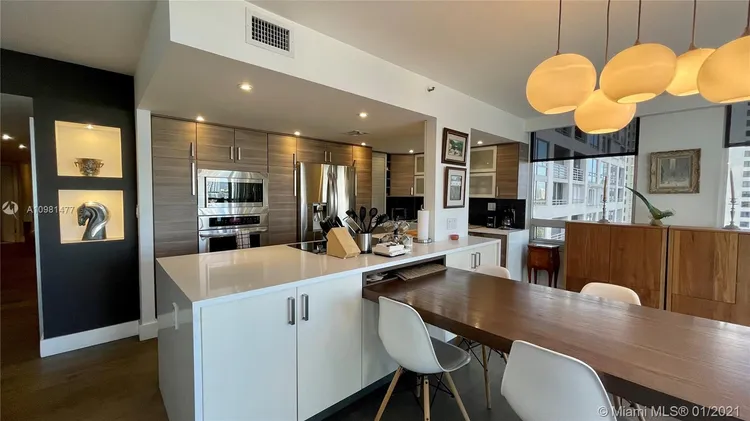 The Palace Condo #C1406 image #10