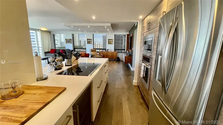 The Palace Condo #C1406 image #11