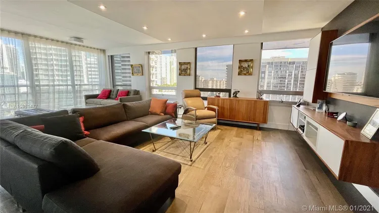 The Palace Condo #C1406 image #13