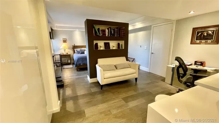 The Palace Condo #C1406 image #15