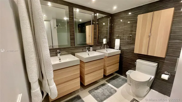 The Palace Condo #C1406 image #21