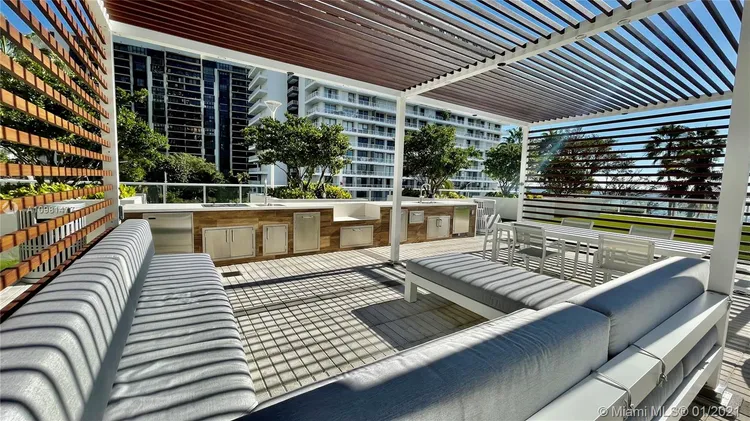 The Palace Condo #C1406 image #31