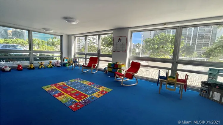 The Palace Condo #C1406 image #34