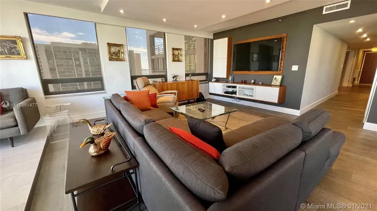 The Palace Condo #C1406 image #8