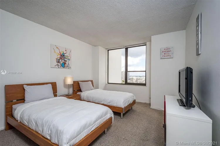 Alexander Towers #1402 image #12