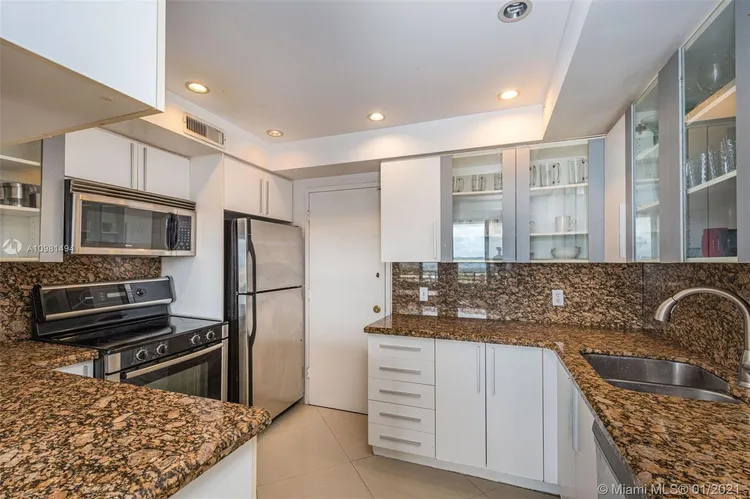 Alexander Towers #1402 image #6