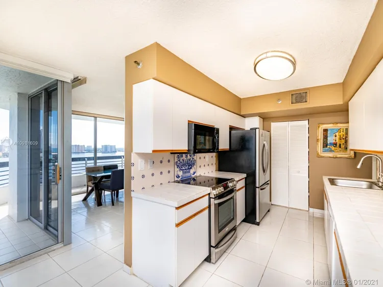 Mystic Pointe 300 #1813 image #14