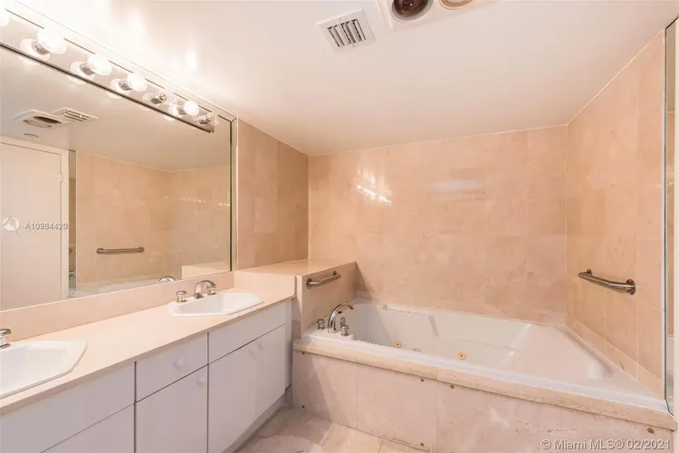 Champlain Towers East #8B image #13