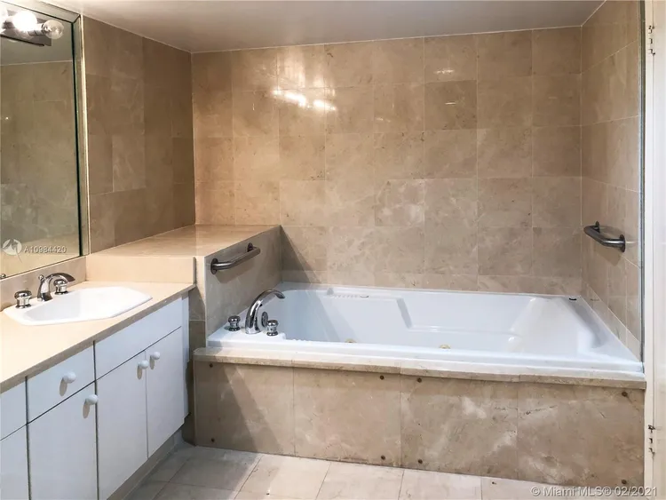 Champlain Towers East #8B image #16